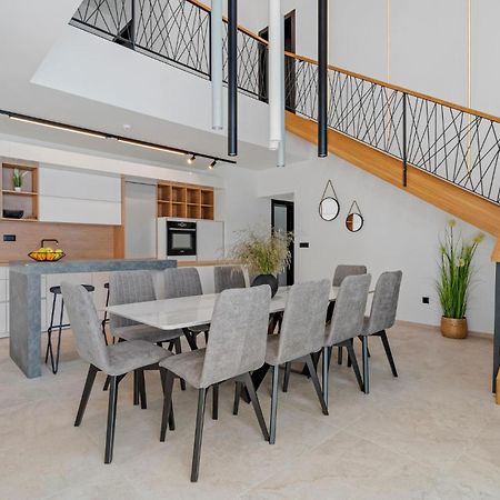 Beautiful Home In Omis With Kitchen 外观 照片