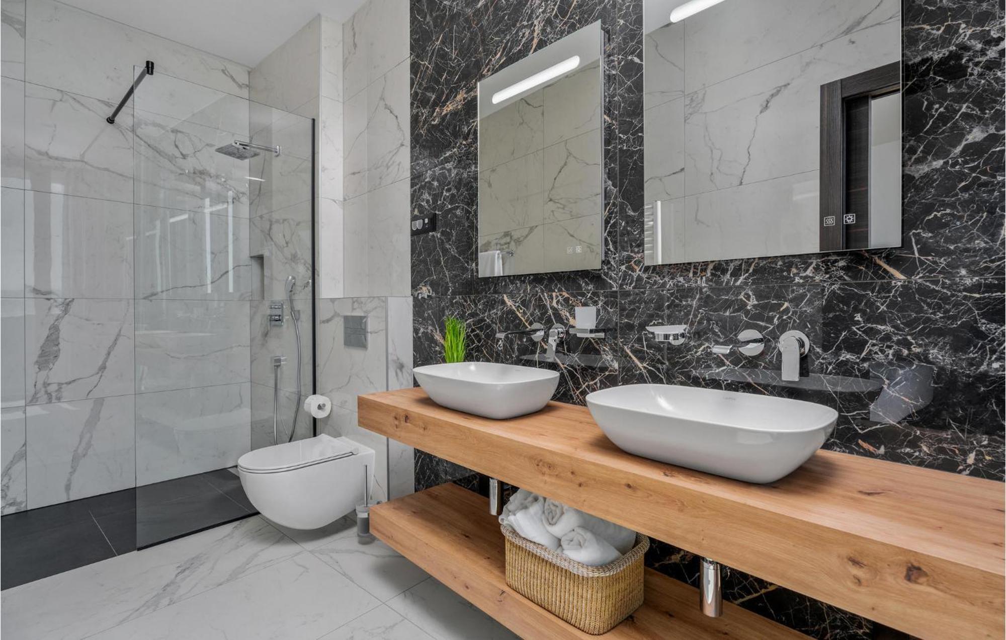 Beautiful Home In Omis With Kitchen 外观 照片