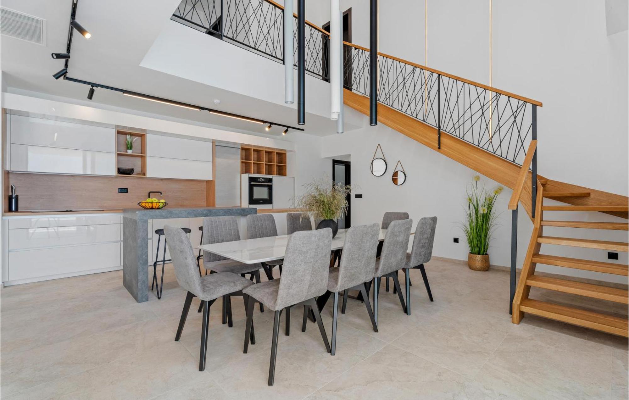 Beautiful Home In Omis With Kitchen 外观 照片