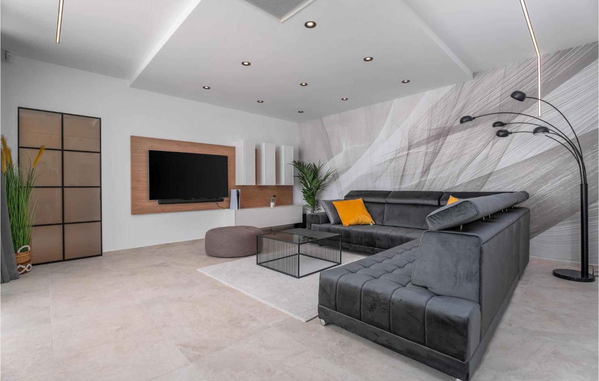Beautiful Home In Omis With Kitchen 外观 照片