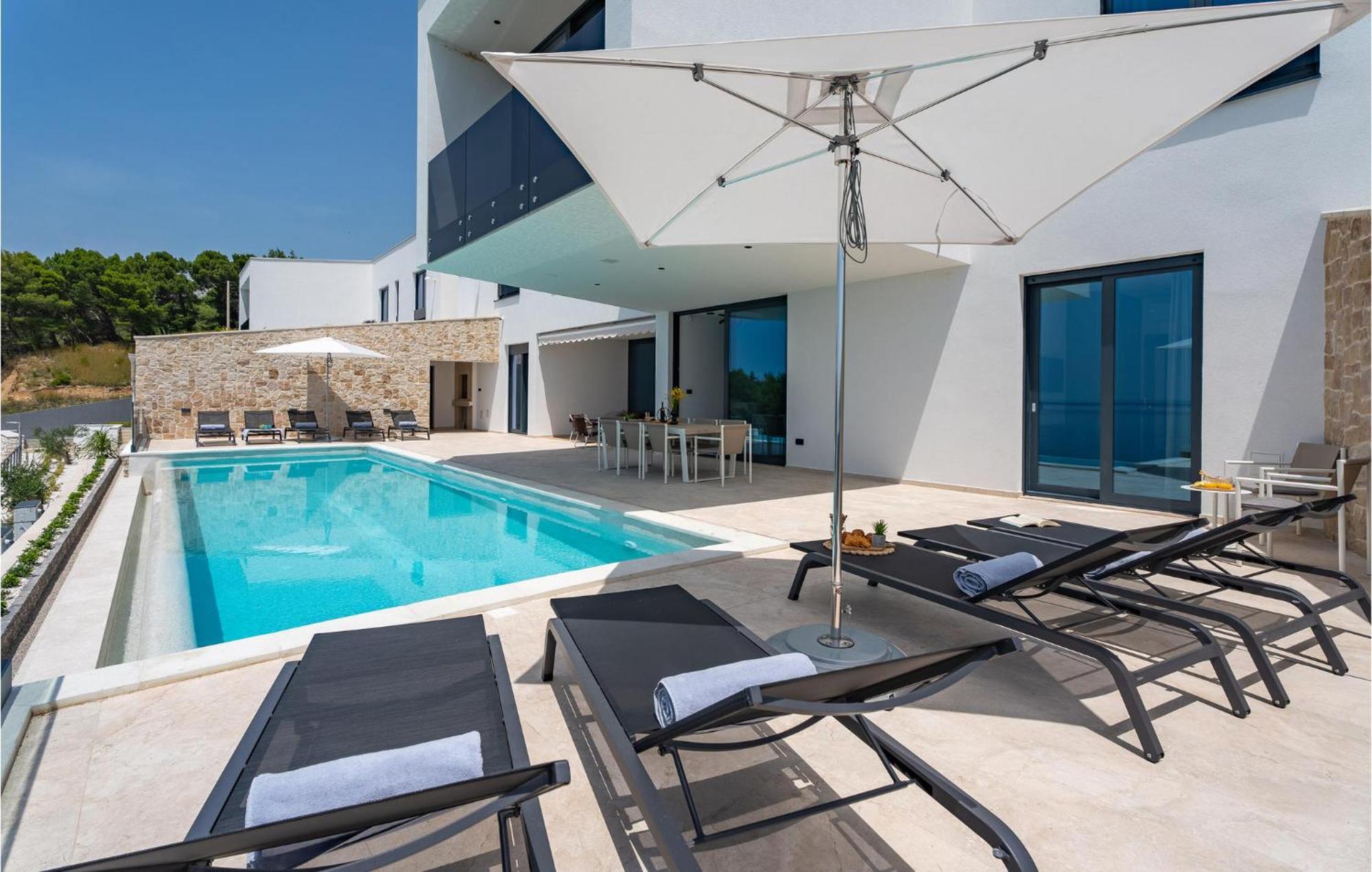 Beautiful Home In Omis With Kitchen 外观 照片